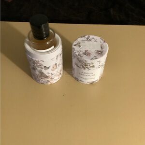 Dior Jasmin des Anges Perfume with Floral Design